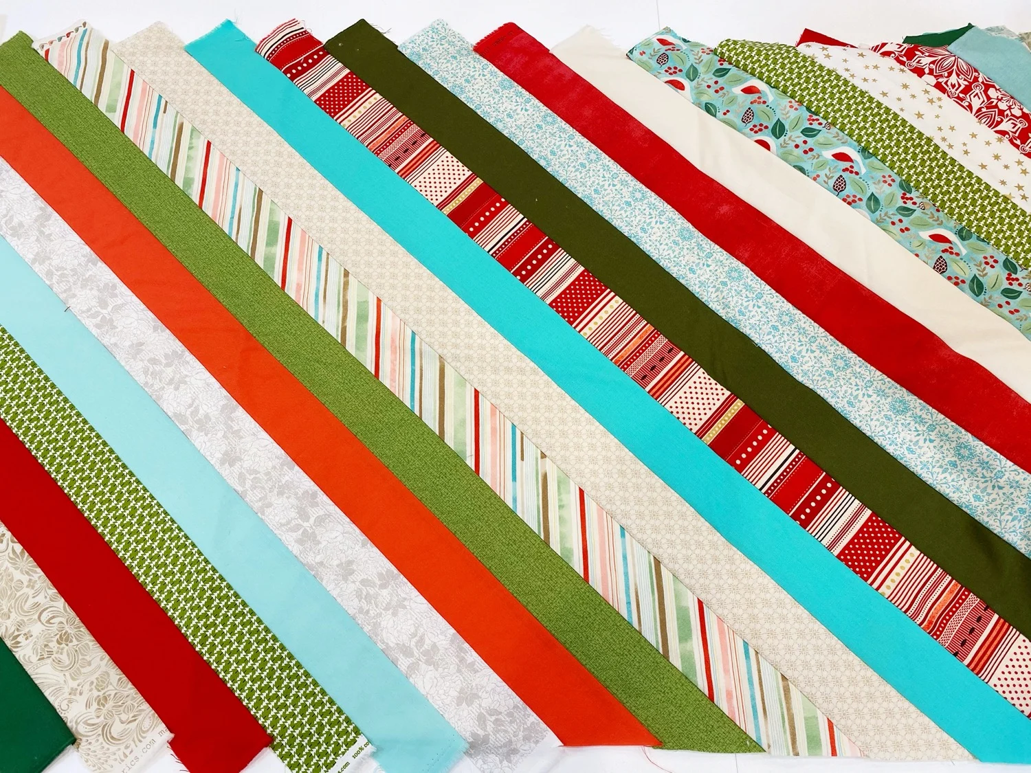 Weihnachtsbaum-Röckchen - ein Jelly-Roll-Projekt