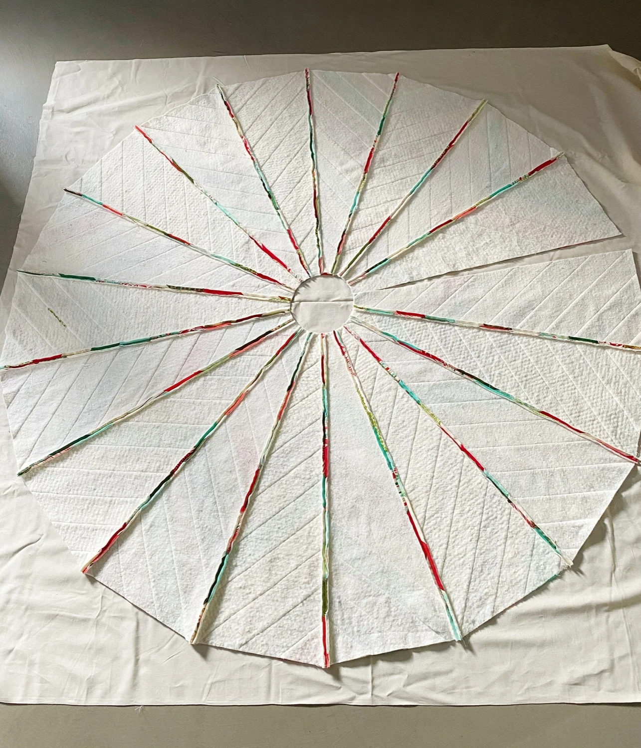 Weihnachtsbaum-Röckchen - ein Jelly-Roll-Projekt