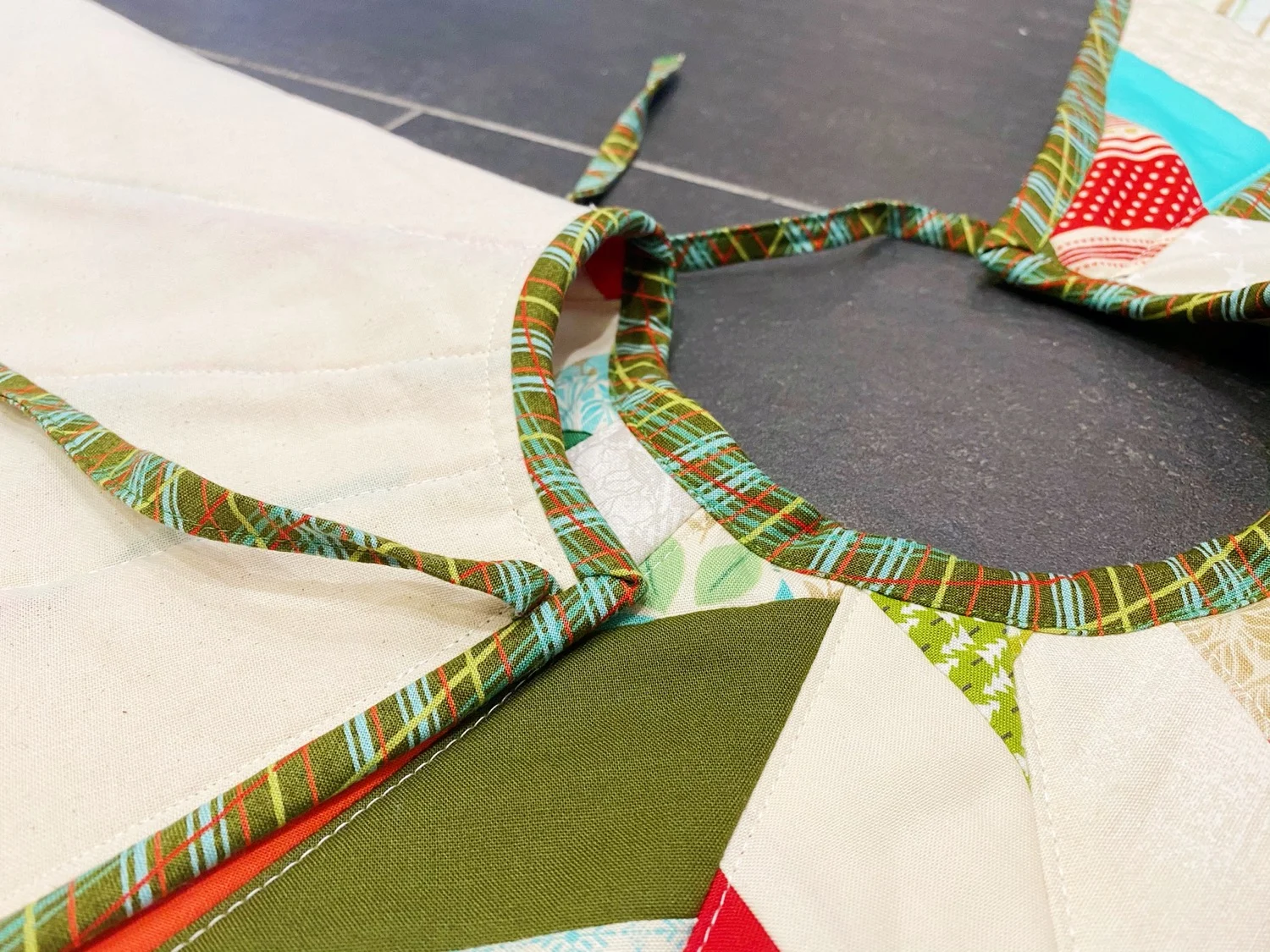Weihnachtsbaum-Röckchen - ein Jelly-Roll-Projekt