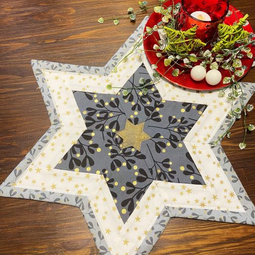 Weihnachtliche Mitteldecke "Stern"