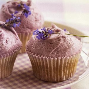 Grußkarte - Lavendar Cupcakes - mit Rezept der Hummingbird Bakery