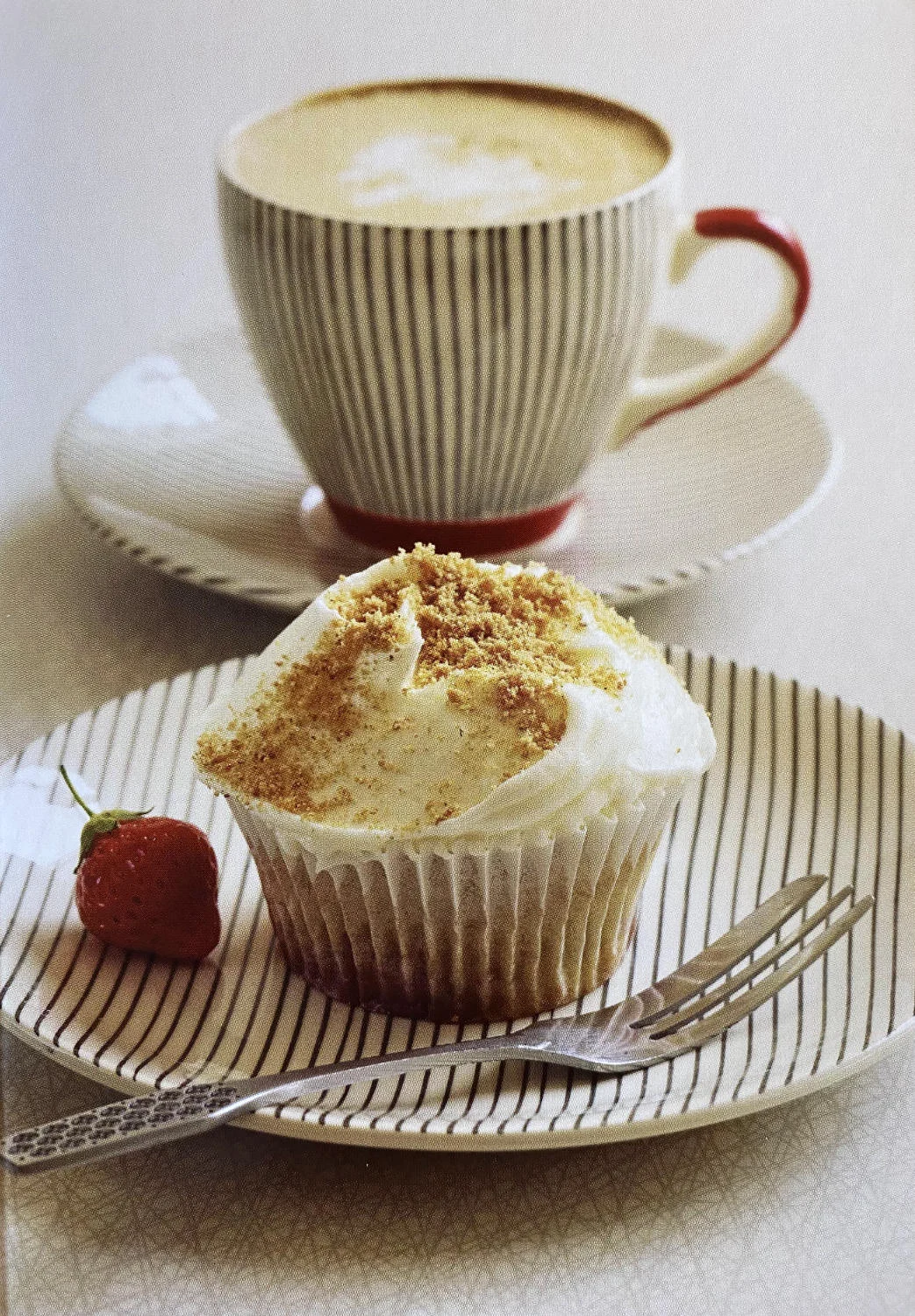 Grußkarte - Strawberry Cheesecake Cupcakes - mit Rezept der Hummingbird Bakery