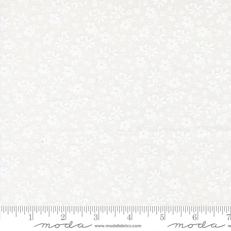 Delightfully Yours - Blossoms Cloud White - Moda - 37701 21